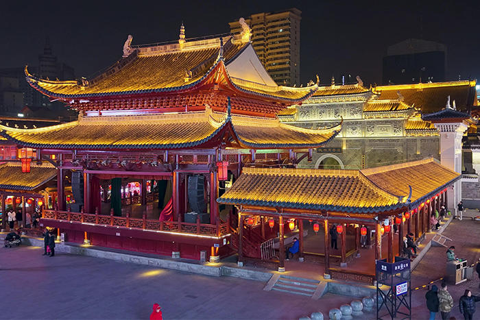 從 “白天看景” 到 “夜間沉浸”：景區(qū)亮化工程開(kāi)啟流量新賽道